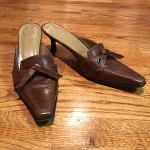 Stuart Weizmann leather mule